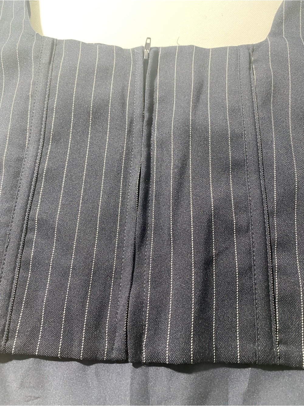 NEW Women's Size L Gianni Bini Lined Fit Navy Striped Zip Back Tank Crop Top $44 - Picture 6 of 8